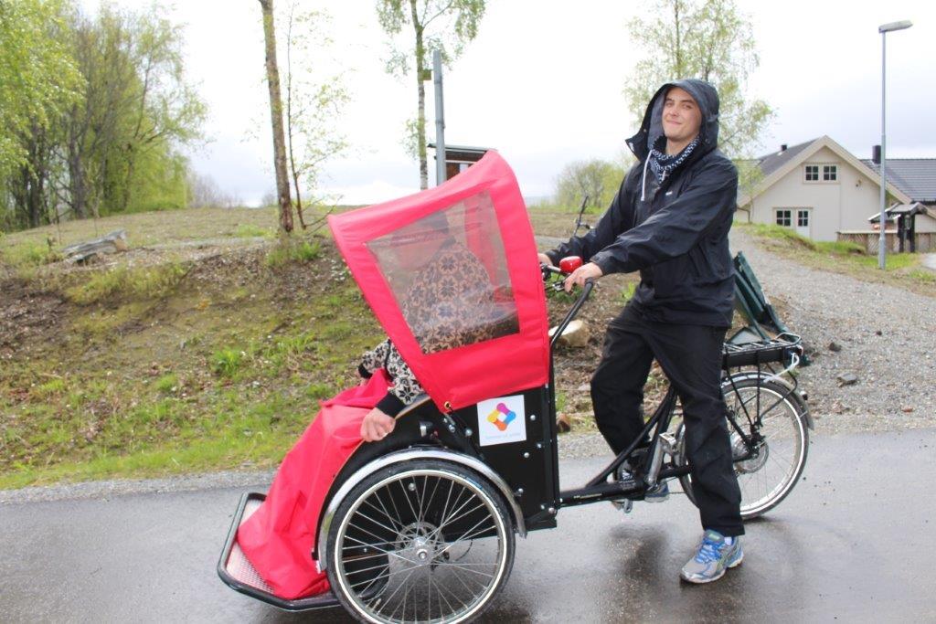 Livsglede med Selbu vgs med rickshawsykkel juni 2016